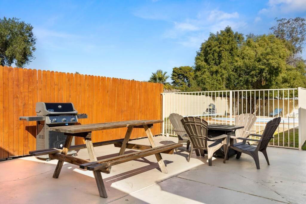 Charming Overlooking The Pool. Feriehus Phoenix